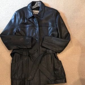 AMAZING LEATHER BLACK JACKET WOMANS